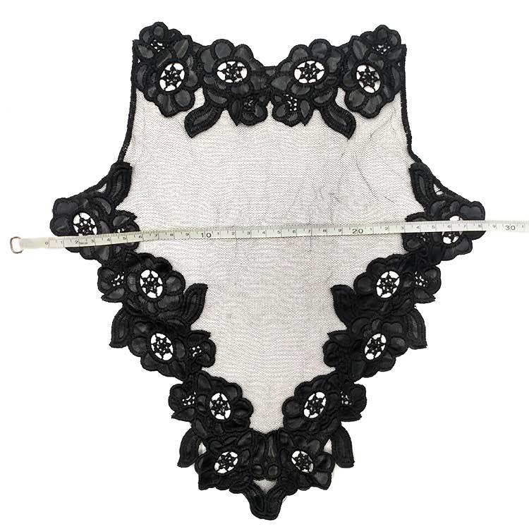 Vyšívaný kožený a krajkový květinový límec