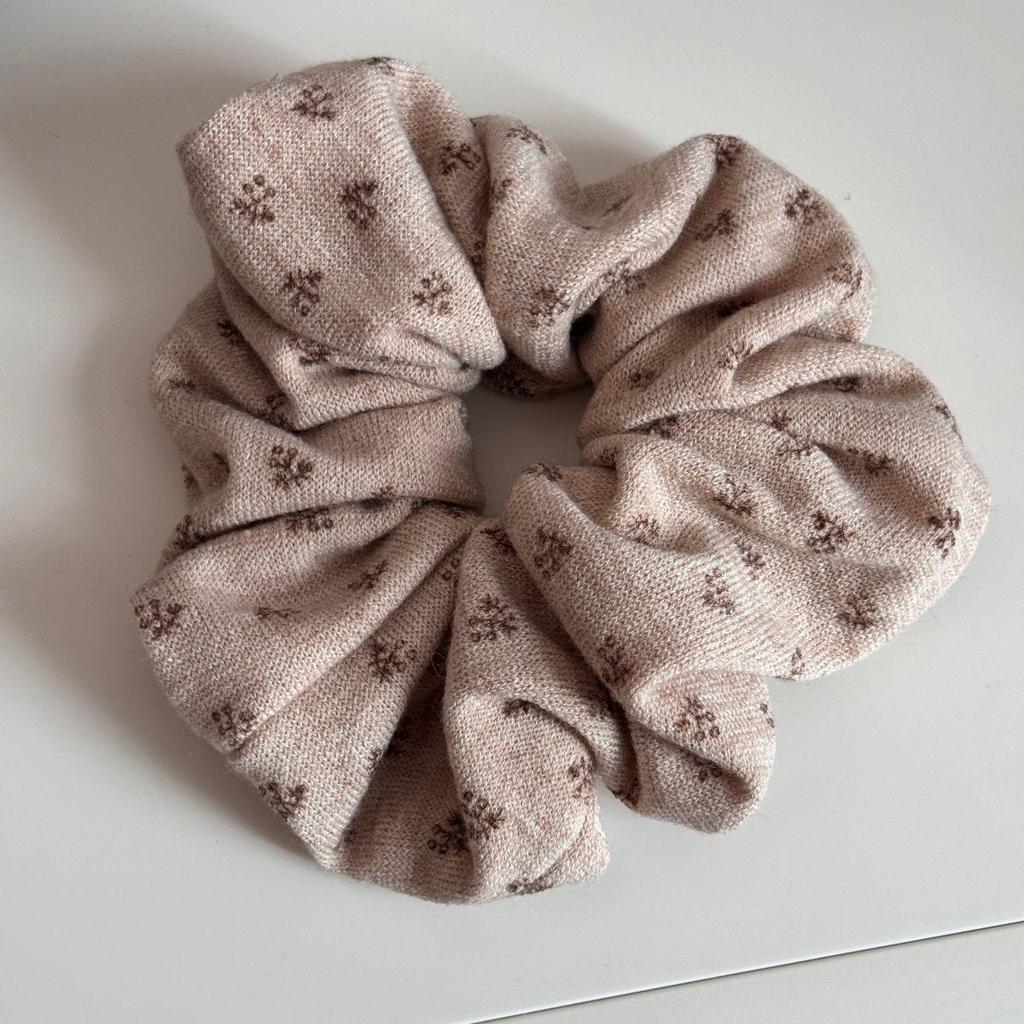 Blumen-Stoff-Stirnband mit Schwammkopf für Herbst/Winter - Elegantes Damen-Haaraccessoire