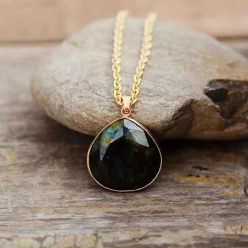 High-Quality Elongated Stone Simple And Fashionable Water Drop Pendant Necklace Popular Jewelry Natural Stone Crystal Jewelry