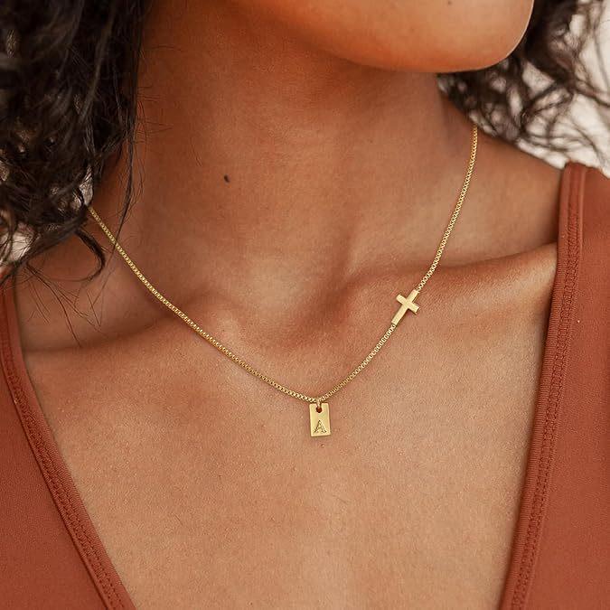 Women's Gold Initial Pendant Necklace - Personalized 26 Letter Tag Jewelry