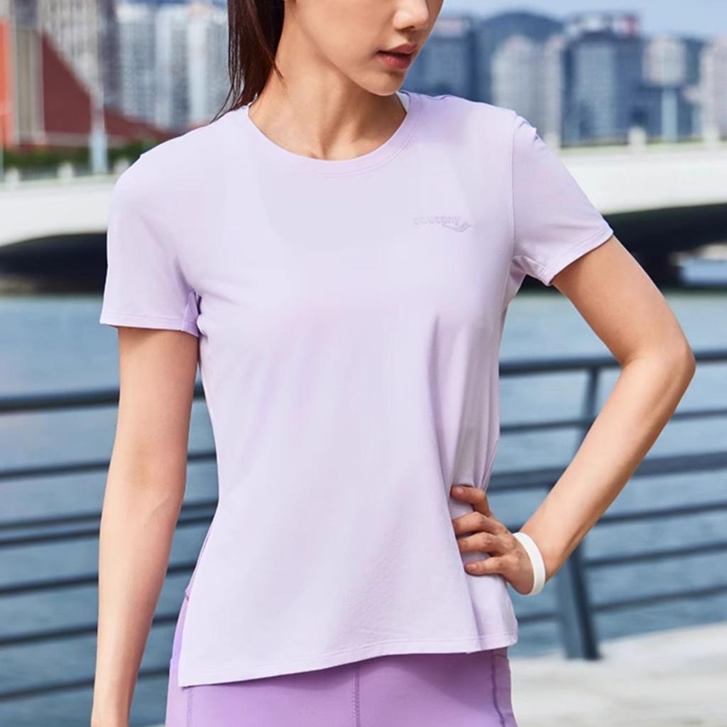 SAUCONY Jednoduché tričko s krátkým rukávem a kulatým výstřihem Dámské topy SC1249114A-PP60