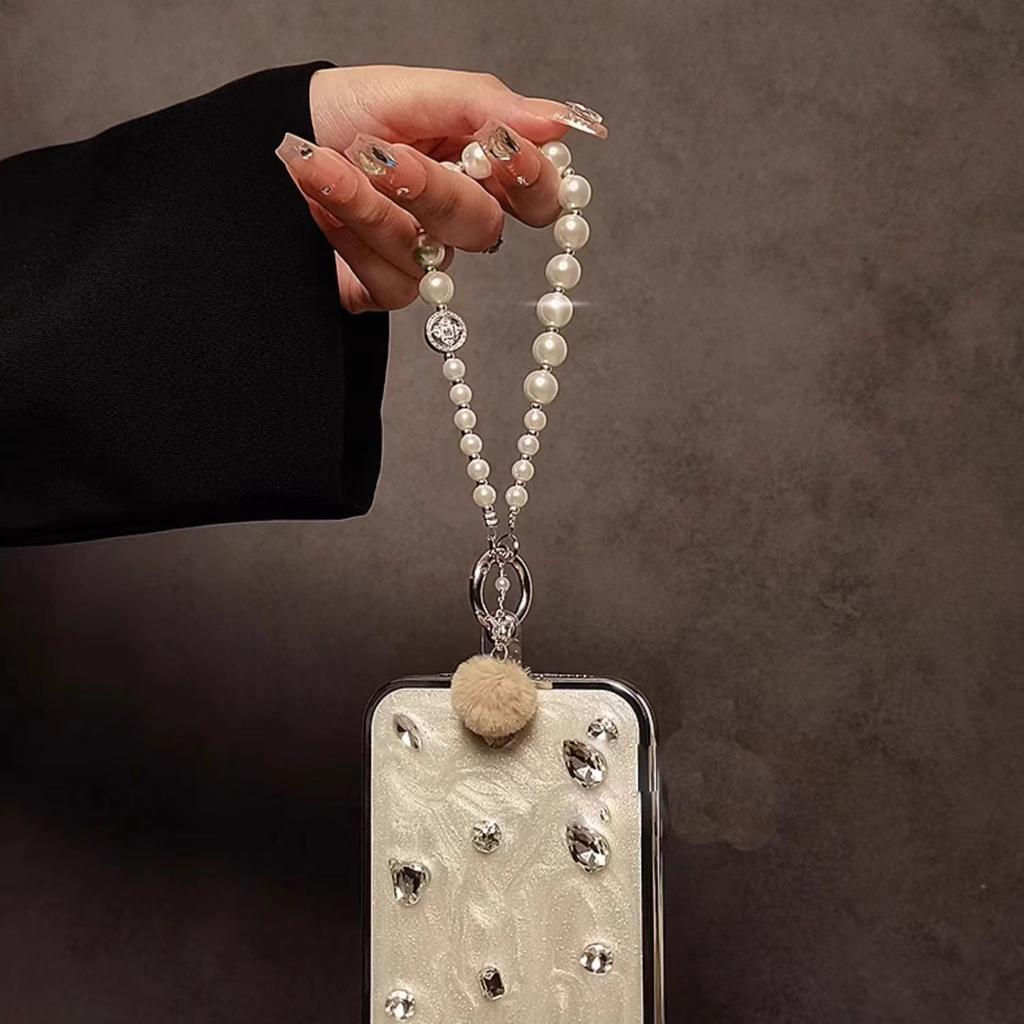 Luxury pearl mobile phone chain, pom-pom pendant, short mobile phone case, lanyard, bag, keychain, anti-lost gasket.