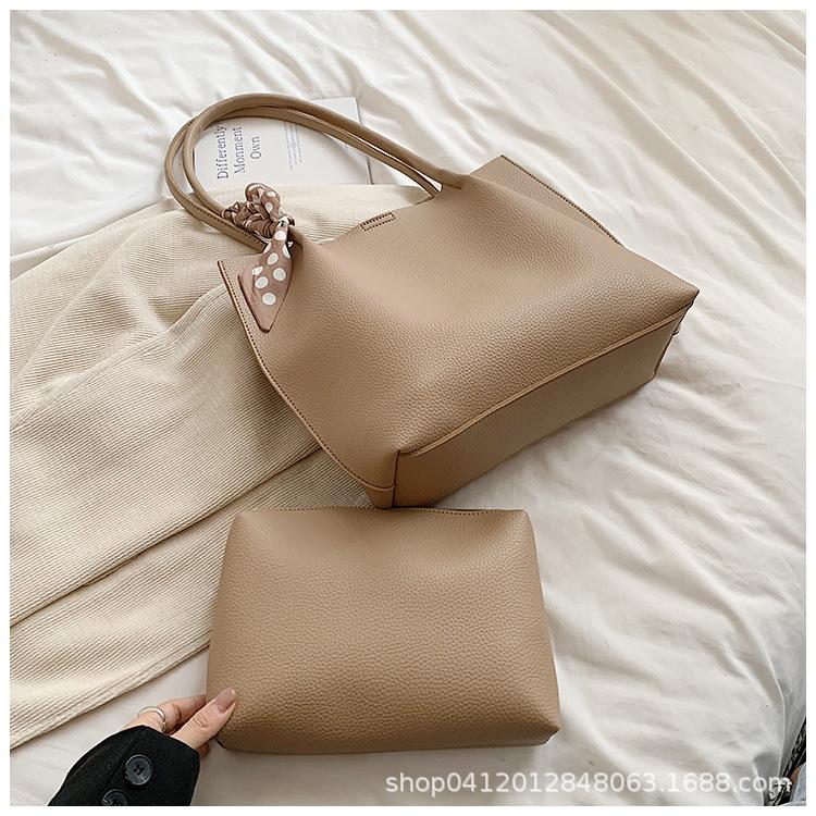 

Сумки Женская Мода Повседневная Универсальная 2025 Большая Вместимость Ретро Сумка для Поездок Портативная Сумка через Плечо Новая Нишевая Женская Сумка хаки