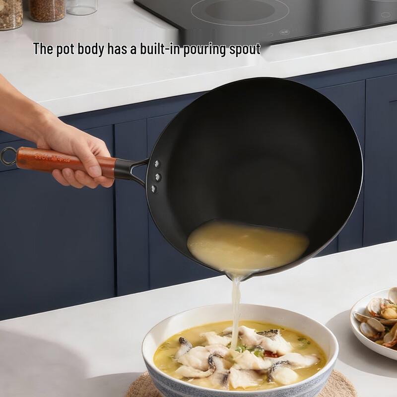 COOKER KING 32cm Cast Iron Wok with Lid