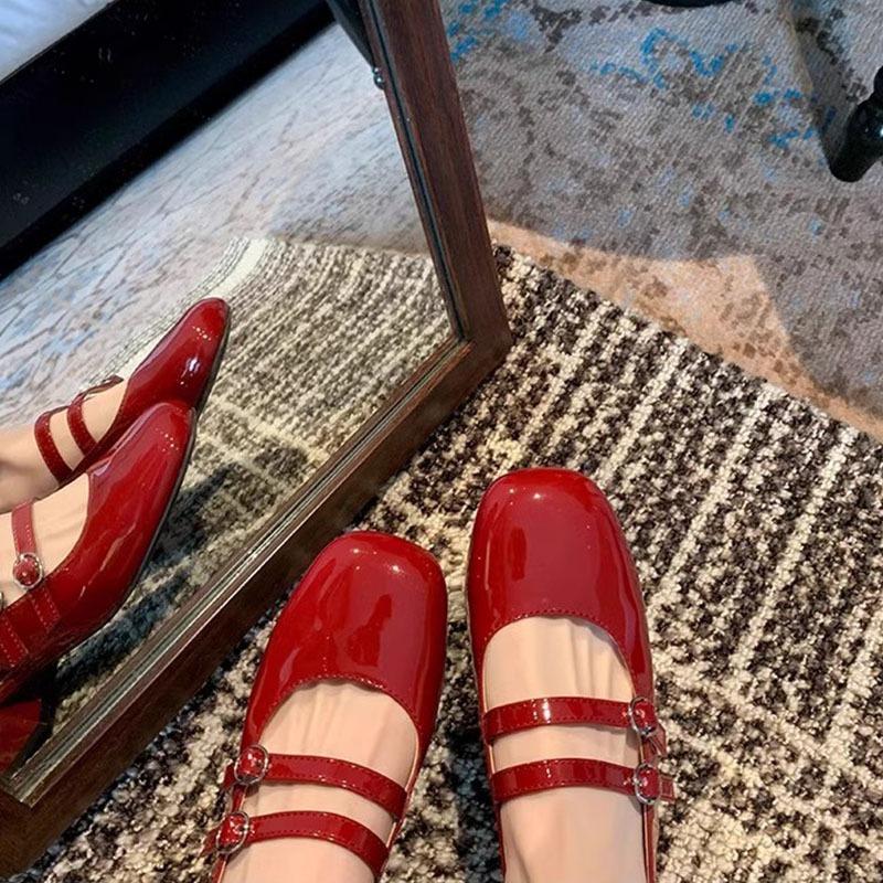 Baotou Sandals Women's New Summer Mid-heel Square Head Thick Heel Retro Red Wedding Shoes Mary Jane Single Shoes