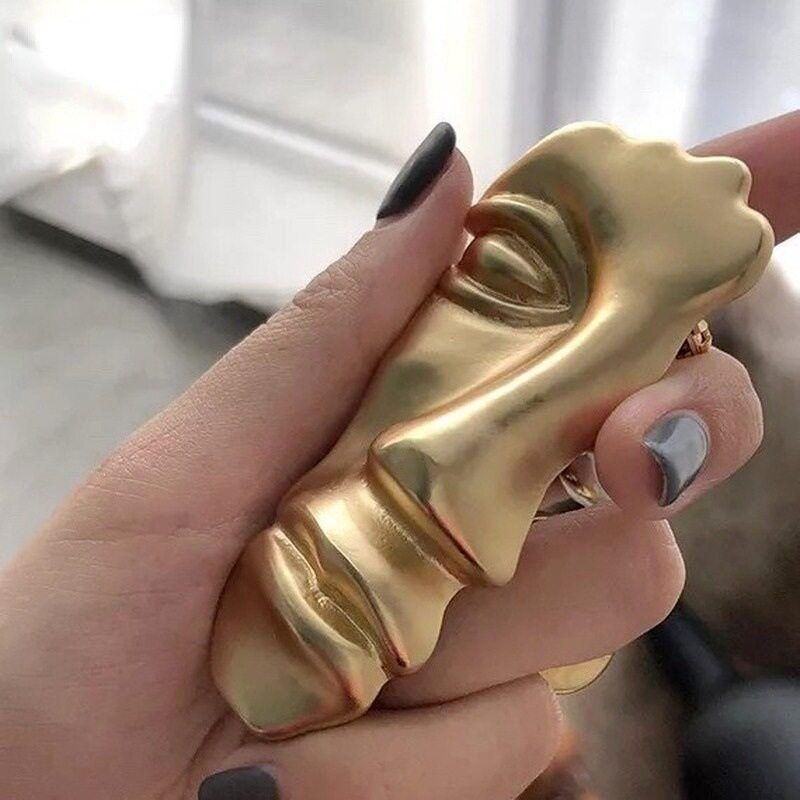 A Variety of Popular European and American Face Brooches, Matte Gold Abstract Brooches, Coat Decorations, Fixed Anti-Exposure Accessories