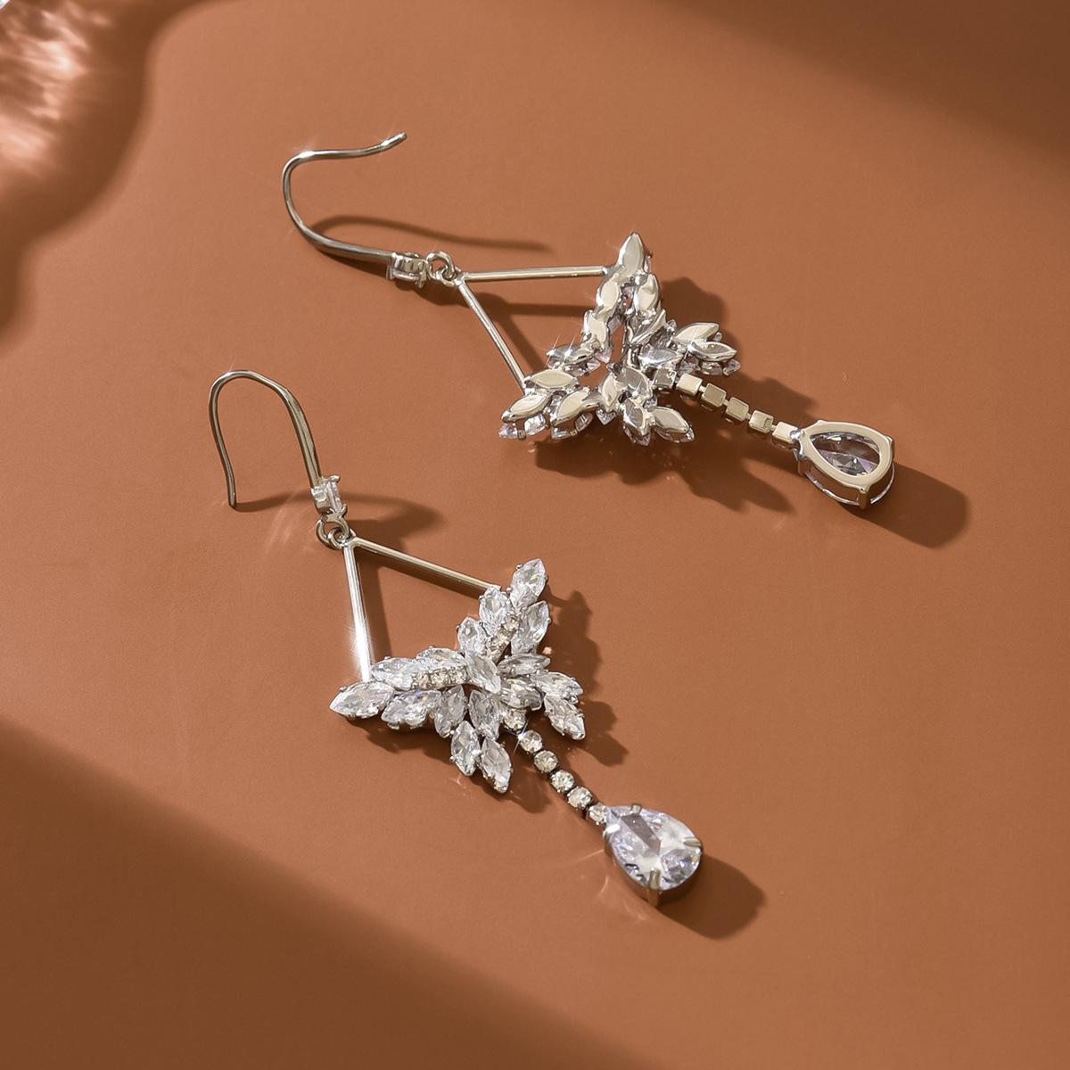 14K Real Gold Plating, Fresh And Elegant Butterfly Fringed Pendant Earrings, Fashionable Zirconium Earrings, Jewelry.