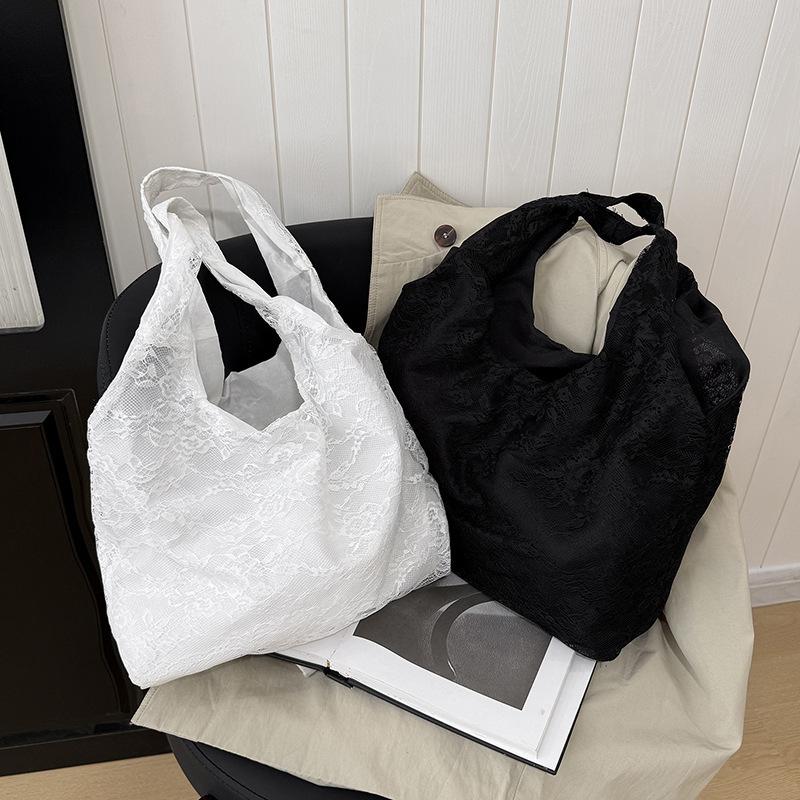 Large-capacity Tote Bag with Fashionable Texture, Single-shoulder Design, Suitable for Office Commuters