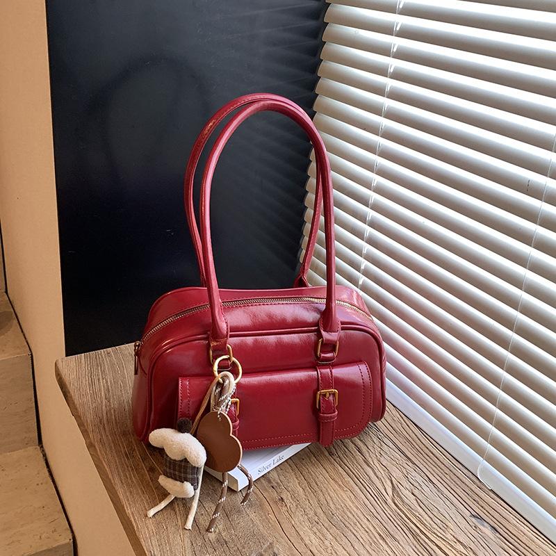 

Fashion and leisure personalized shoulder bag autumn and winter new bag women s 2025 trend niche design women s armpit bag Without pendant красный