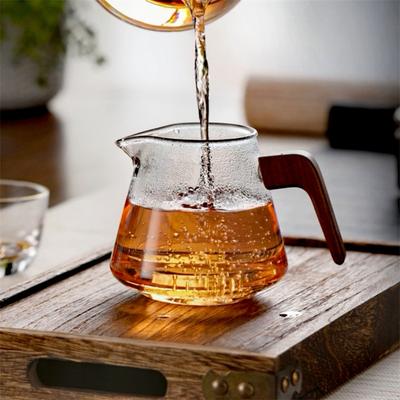 400ml Wooden Handle High Borosilicate Glass Tea Pitcher Fair Cup Chahai Kung Fu Tea Set Milk Pourer Glass Pot Coffee Pitcher