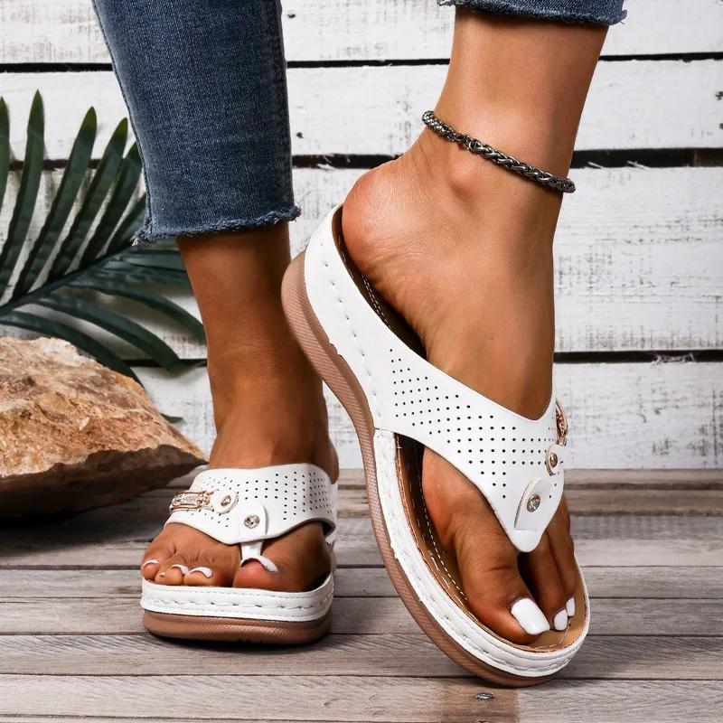 Fashion 2025 Summer Hot Sale Open Toe Women's Slippers Outdoor Metal Decoration Wedges Sandals Plus Size Daily Casual Slippers Zapatos