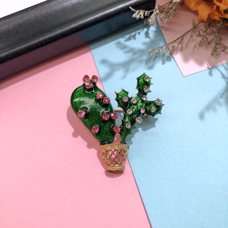 Beautiful Colorful Fruit Crystal Brooch Cartoon Fresh Grape Strawberry Radish Pin Silk Scarf Cardigan Accessories