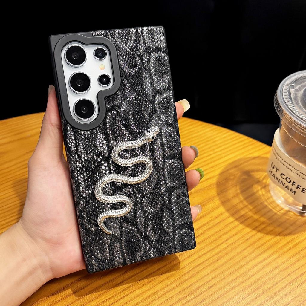 This Creative and Personalized Protective Case Is Suitable for The Snake Skin Pattern Phone Case of Samsung S25ultra and The Anti-drop Case of S24Plus