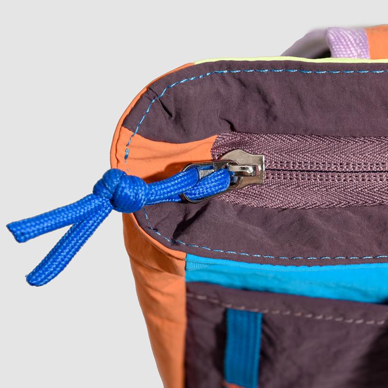 Mountaineering Bag Unisex Large Capacity Backpack Outdoor Travel Bag Water-Repellent Lightweight Student Schoolbag