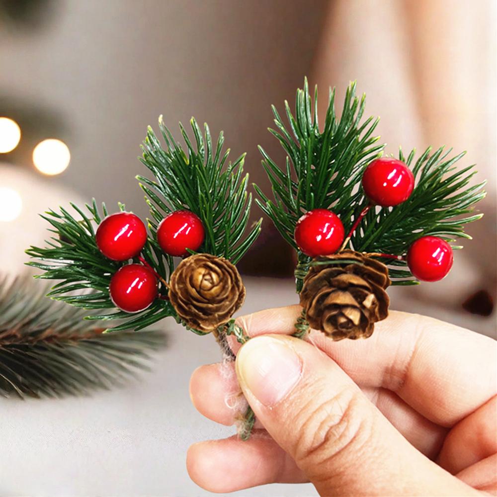 Decorazioni Natalizie 10 Pezzi Pigne di Natale Bacche Rosse Artificiali Faux Pigne per Corone di Fiori Decorazioni Regali di Natale