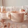 Geräumiger hängender Kinderzimmer-Organizer Baby-Gitterbett-Aufbewahrungskorb für essentielle Windeln Spielzeug Tragbares Leichtgewicht-Design