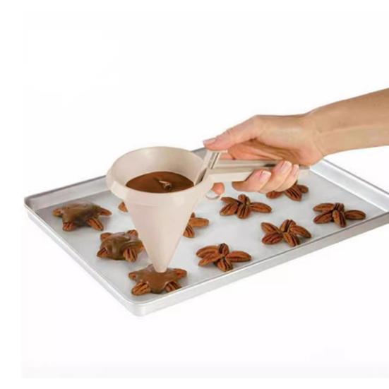 Batter Dispenser with Handle Leak-Proof Batter Pitcher for Icing Chocolate Pancake Mix BPA-Free Plastic Batter Bottle for Baking & Kitchen Use