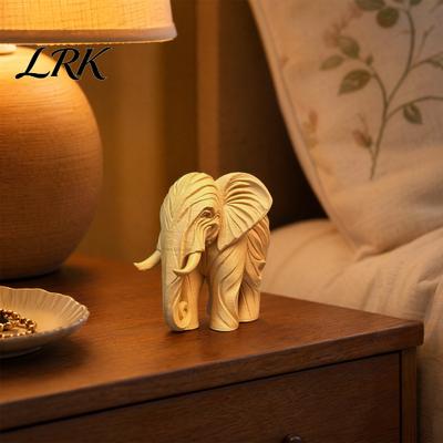 Deko & Wohnaccessoires – Statuetten