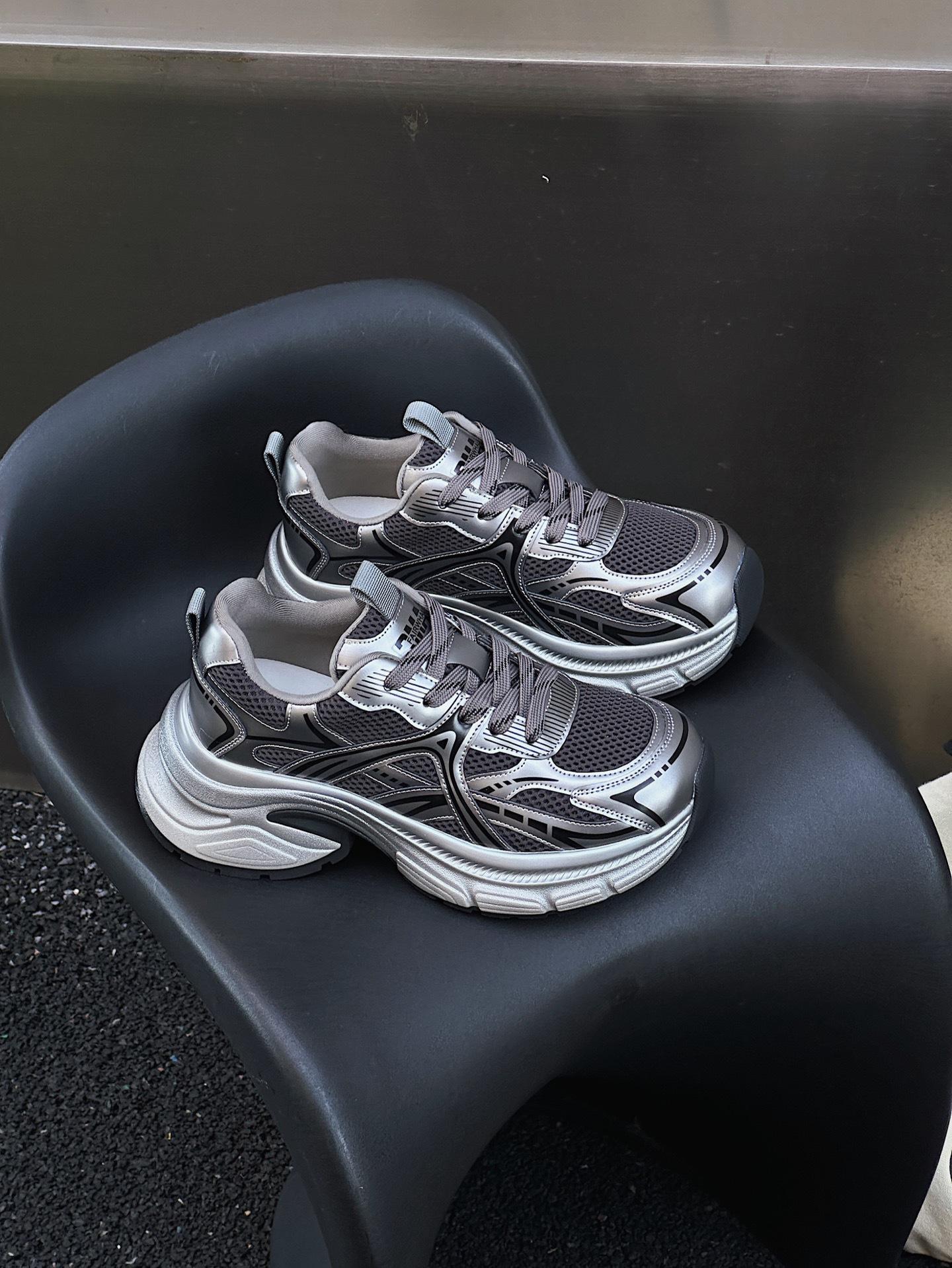 

Подошва на присосках, папины кроссовки женские 2025 весна-лето новая толстая подошва, увеличивающая рост, ретро спортивная обувь женская повседневная универсальная обувь детская 35