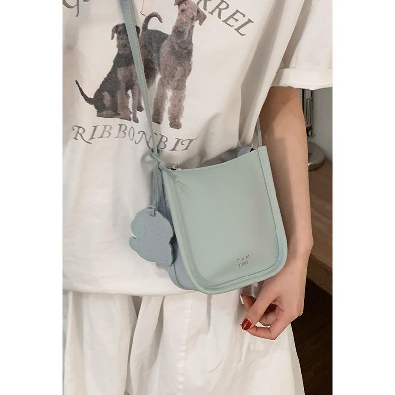 

Spring fashion women s bag cute messenger bag 225 new simple small square bag versatile shoulder mobile phone bag