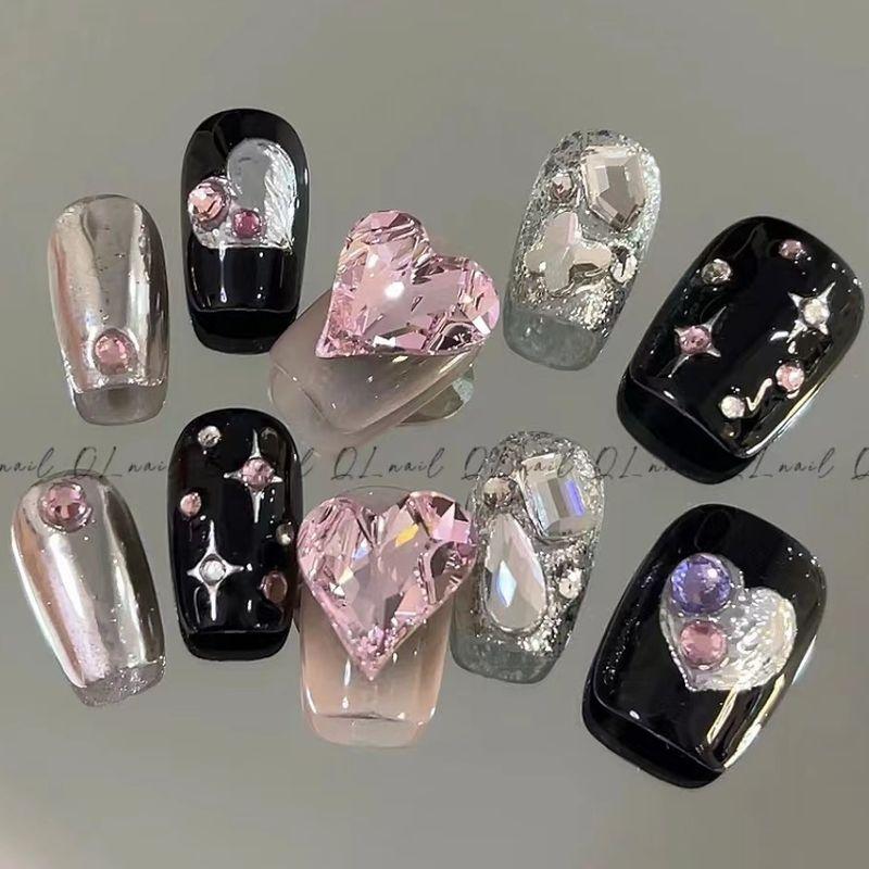 

Детский особый маникюр с накладными ногтями для девочек, ручная работа, черно-розовый милый крутой стиль, розовые сердечки, бриллиантовые наклейки для ногтей Cardiac blind spot XS (extra small size)