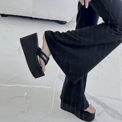 Yi Mengling Has the Same 2025 Summer New Thick-soled High-heeled Denim Flip-flops, Muffin-bottom Vacation Beach Shoes