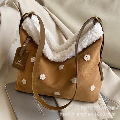 Autumn and Winter Retro Lamb Wool Tote Bag Women's 2025 New Fashion Bucket Bag Shoulder Underarm Bag Messenger Bag Tide