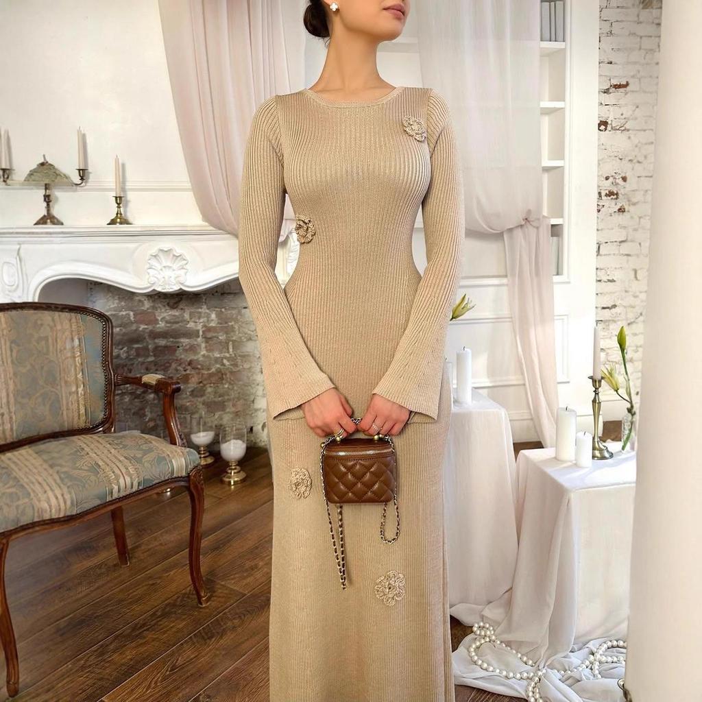 2025 Autumn Women's Loose Knit Dress - Long Sleeve Round Neck with Hip-Wrapping