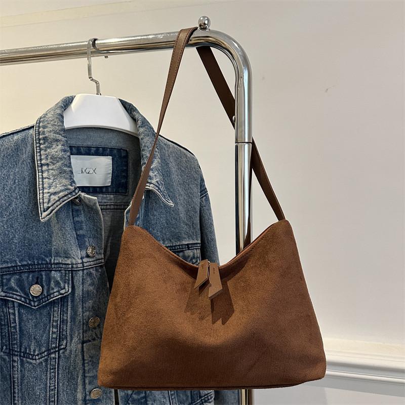 Stylish Large Capacity Tote Bag In Black Brown Red For Everyday Fashion Use