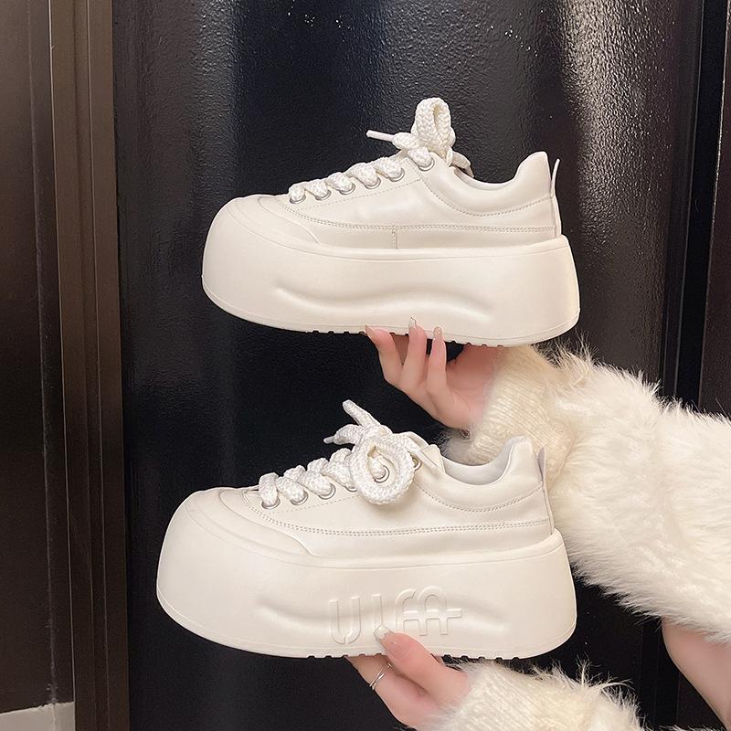 

Уродливо-милые туфли-хлебушки на платформе женские 2025 осень новые универсальные туфли-маффины кожаные на шнуровке повседневные спортивные кеды 40