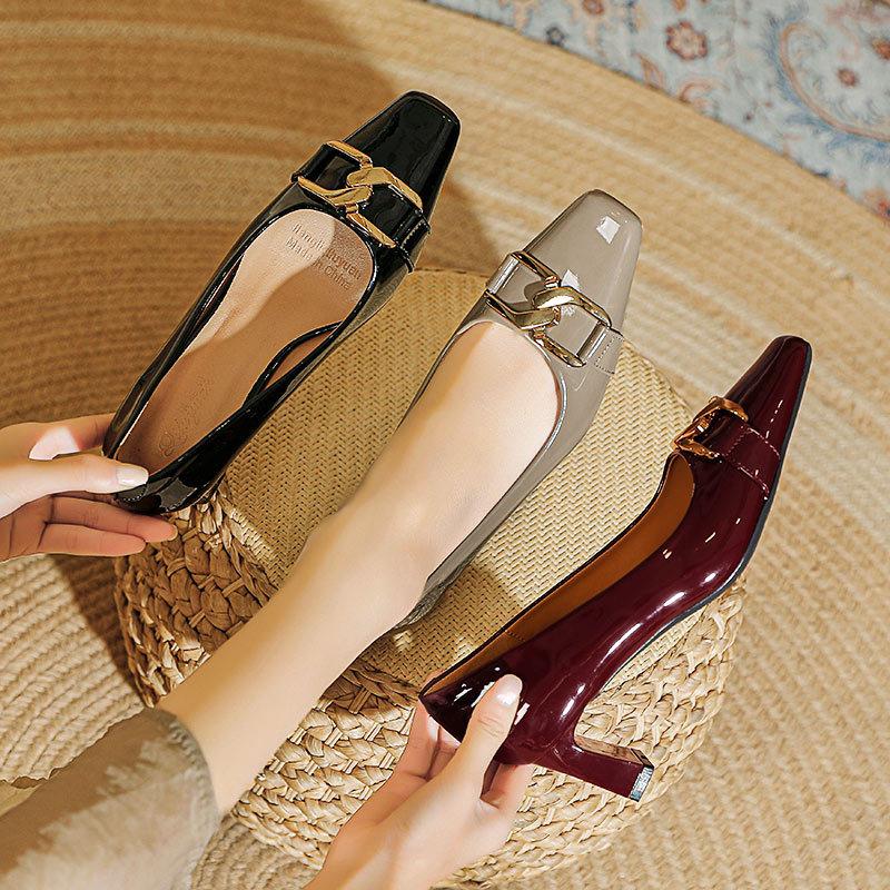

French thick heel high heels women s red wedding shoes new spring and autumn women s shoes metal buckle square head middle heel single shoes 40