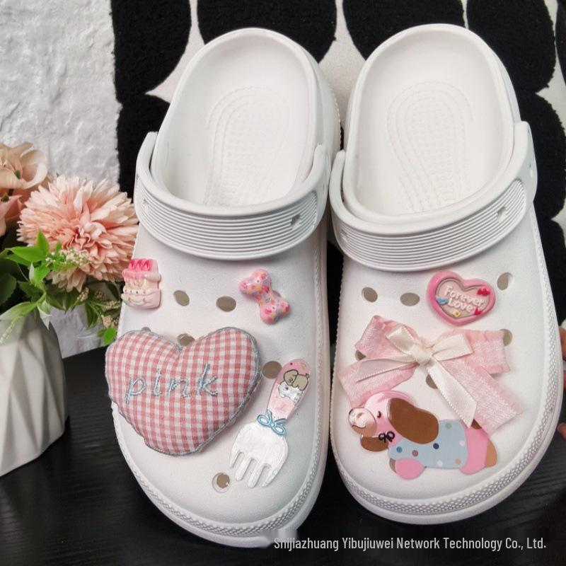 Luksusowy zestaw akcesoriów Crocs z motywem kotka: Zdejmowane ozdobne klamry do sandałów dla dziewczynek