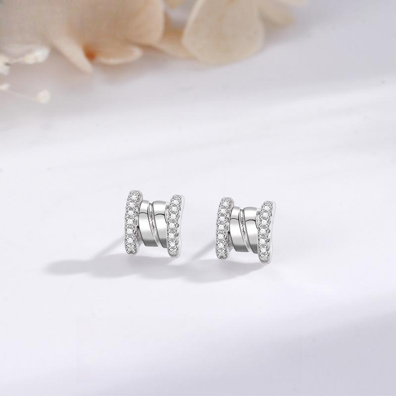 Small Waist Stud Earrings Female Korean Version Versatile Diamond Earrings Simple Small Ear Jewelry