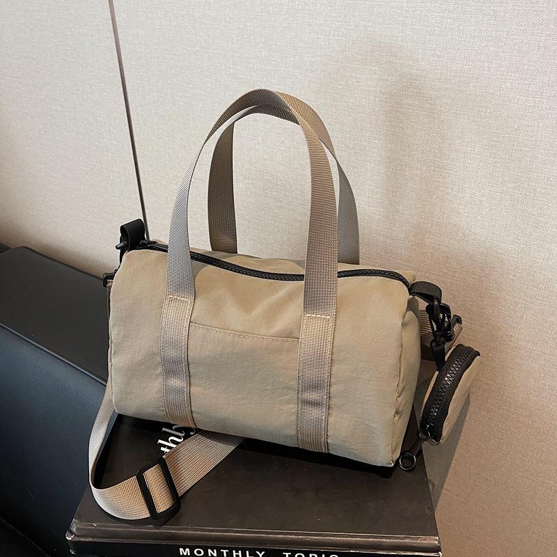 Niche simple handbag bag women's new casual versatile shoulder messenger bag commuter pillow bag