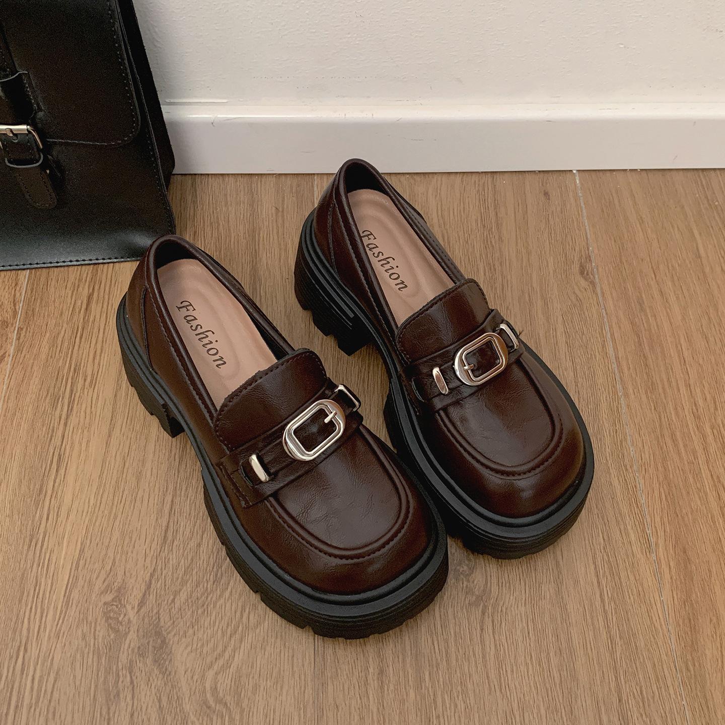 

Туфли Queen Fan коричневые в британском стиле на платформе, толстом каблуке, маленькие кожаные туфли женские 2025 новая летняя ретро обувь лоферы на высокой подошве 40 коричневый