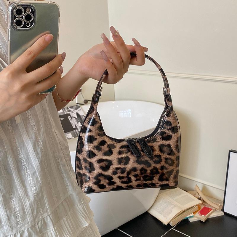 Retro leopard print shoulder bag trendy fashion underarm bag niche high-end textured women's messenger bag