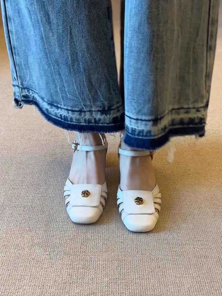 

Soft leather version~ Black thick heel hollow breathable Roman shoes women s word with square head camellia retro leather sandals 35