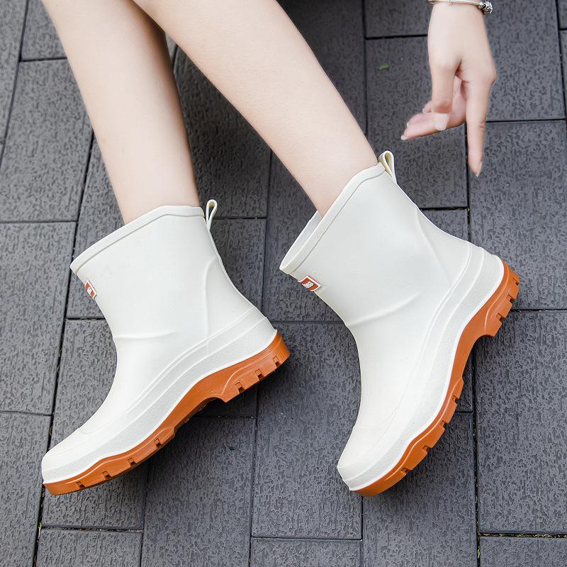 Fashion Rain Boots for Women Short Tube Non-slip Waterproof Shoes Plus Velvet Warm Rain Boots Kitchen Work Four Seasons Rubber Shoes Overshoes