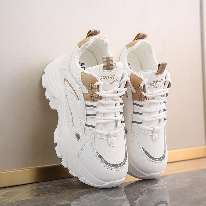 Daddy shoes girl, autumn new Korean version of versatile and thin small people heightened thick-soled wedge heel casual sports shoes