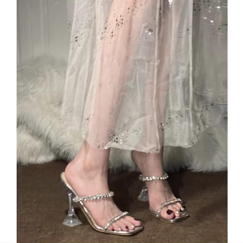 

Серебристые туфли на высоком каблуке со стразами для женщин, летняя новинка 2025, красивые хрустальные крутые шлепанцы, толстый каблук с сандалиями 42 серебряный