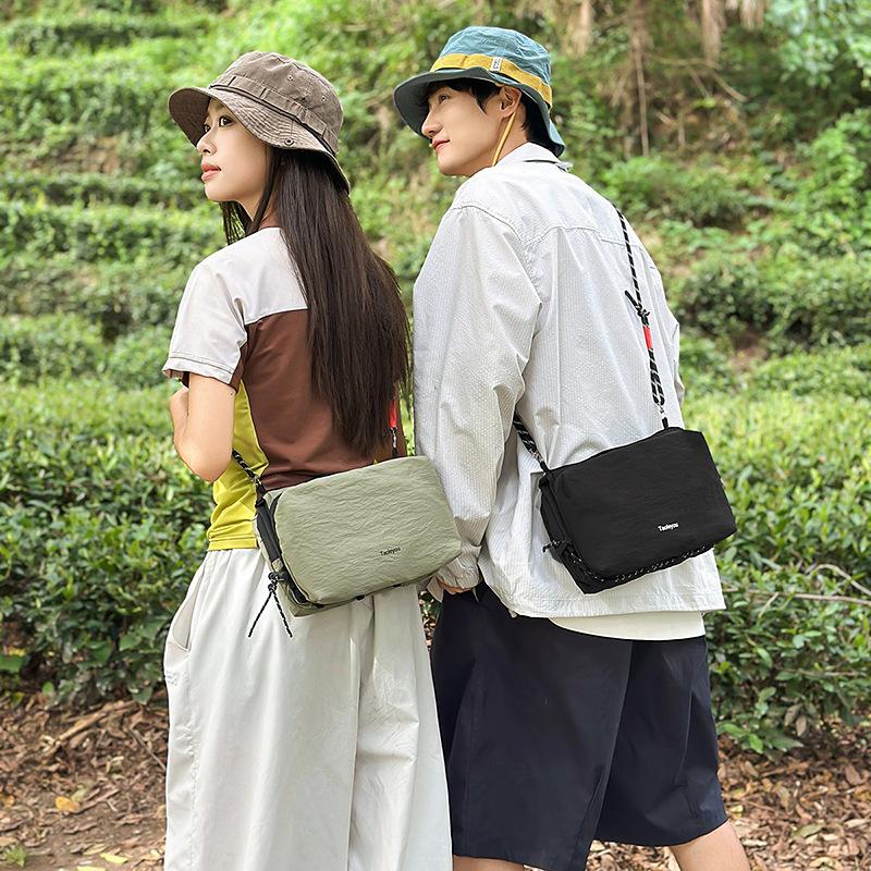Hong Kong style tide cool locomotive double-layer mountain series small satchel autumn new daily commute shoulder messenger bag