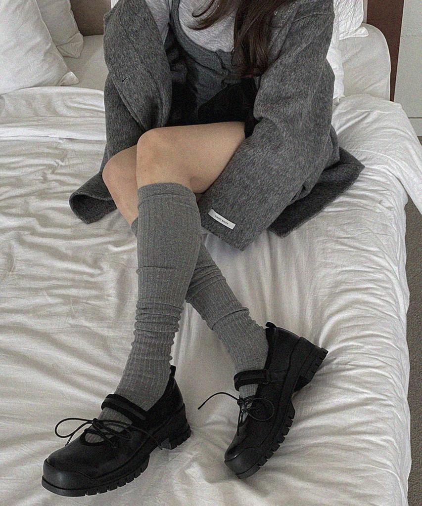 Moodnple Bamboo Round Ribbon Sneakers Black 5Cm