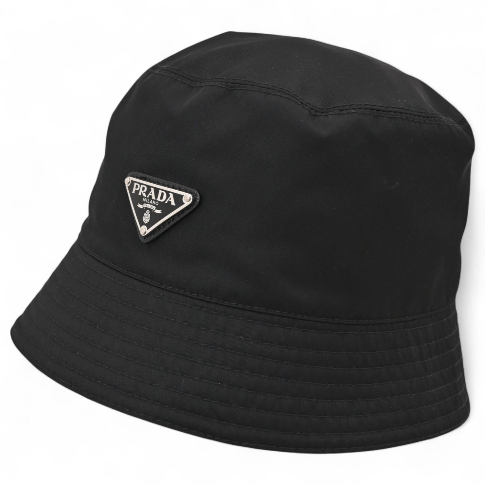 

Автентичний капелюх-відро Prada з трикутним логотипом pr4037er