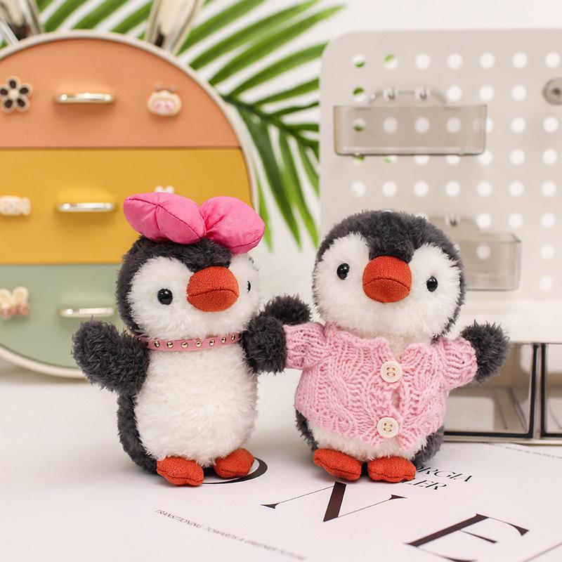 Lindo lindo pingüinito vestido colgante peluche muñeca niña mochila llavero colgante pequeño muñeco de trapo