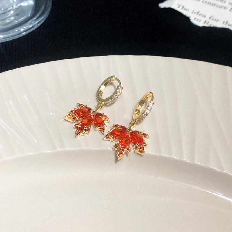 Náušnice pecky s červeným javorovým listem z kamínků pro ženy, francouzský temperament, křišťálové střapcové náušnice, svatební party šperky, dárek