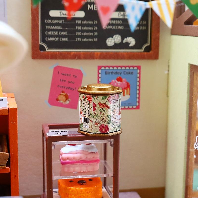1Pcs Mini Doll House Furniture Accessories 1:12 Doll House Simulation Coffee Can Tea Can Model Ornament Christmas Miniature Toys