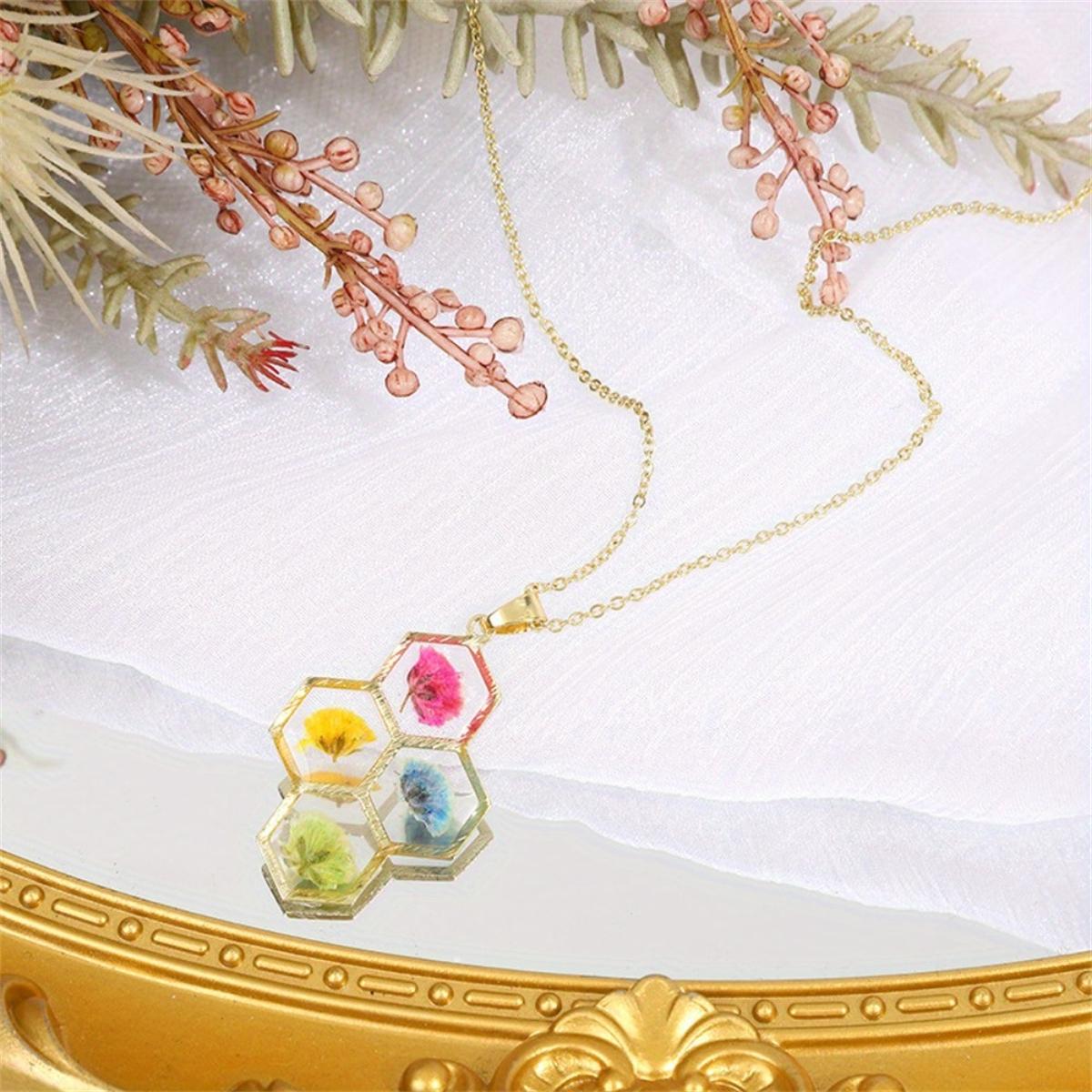 

Ожерелье с подвеской из сушеных цветов дофамина из смолы в виде сот, аксессуар для повседневного глэма разноцветный