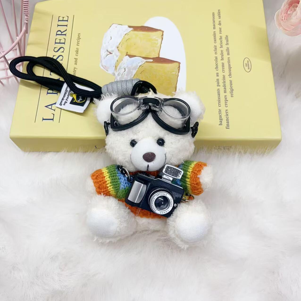 

Креативний Кулон Ведмедик з Камерою Плюшева Лялька Фігурка Пілота: Подарунок для пари Брелок Шарм для сумки