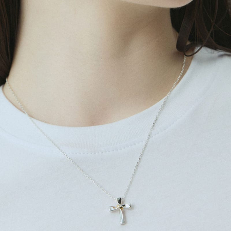 byweekend Bold cross necklace