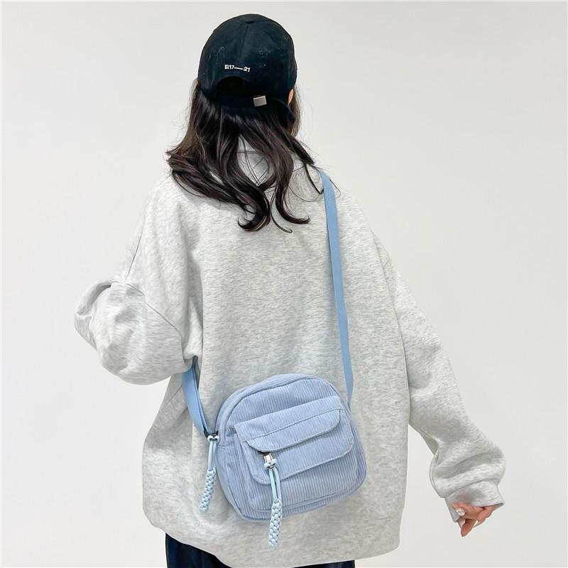 Torba na ramię i crossbody z sztruksu na wiosnę 2024 dla dziewcząt - Styl kampusowy, Jednolity kolor, Mała, Modna